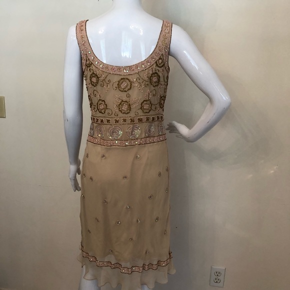 Dress size small with embroidery - Picture 5 of 8